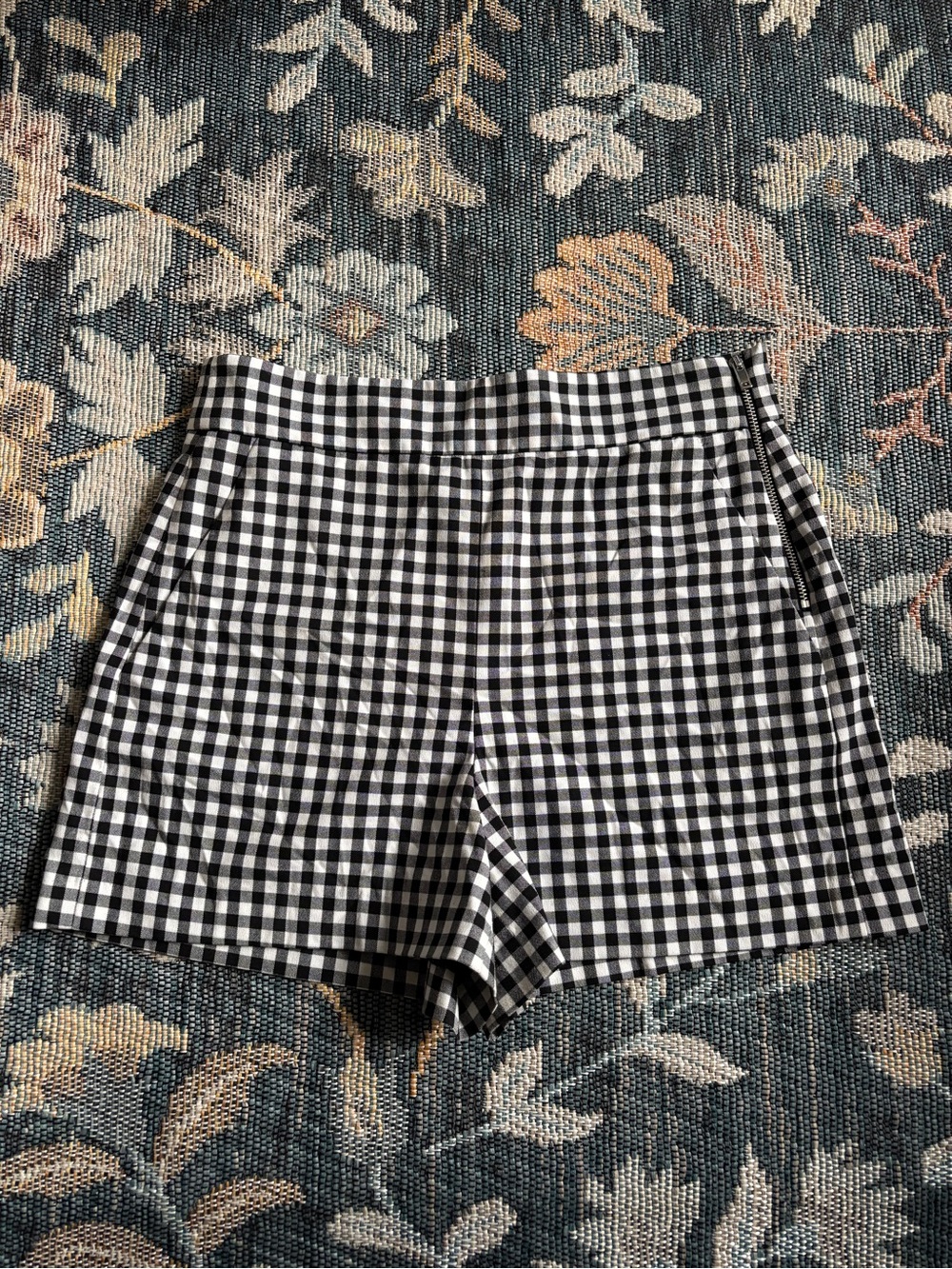 Zara Black and White Gingham High-Waist Shorts Size Small